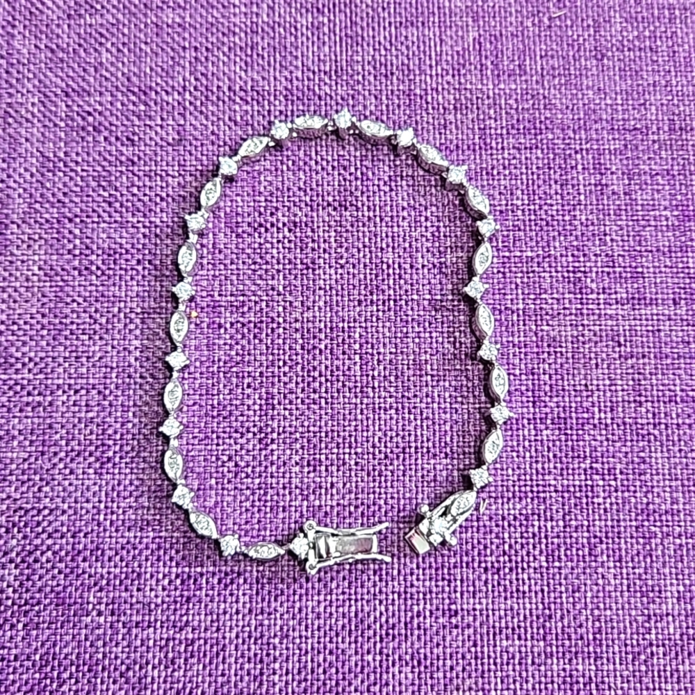 NWOB silver bracelet